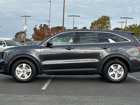 New 2026 Kia Sorento LX image 7