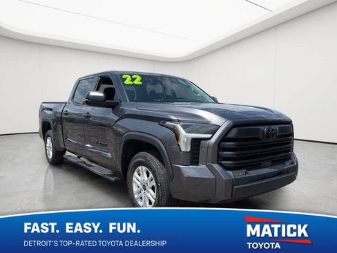 Used 2022 Toyota Tundra SR5 w/ SR5 Convenience Package AWD/4WD image 1