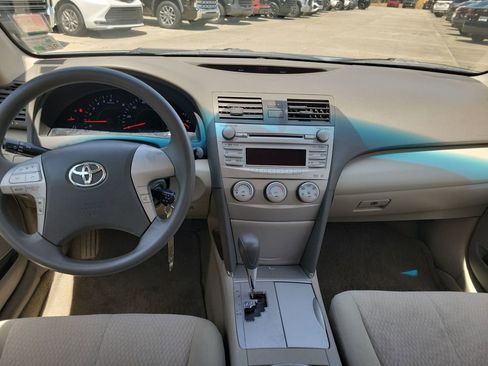 Used 2011 Toyota Camry LE w/ LE Extra-Value Pkg image 18