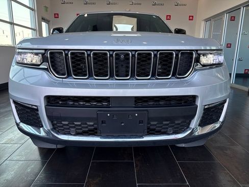 Used 2025 Jeep Grand Cherokee L Limited w/ Luxury Tech Group II AWD/4WD image 2