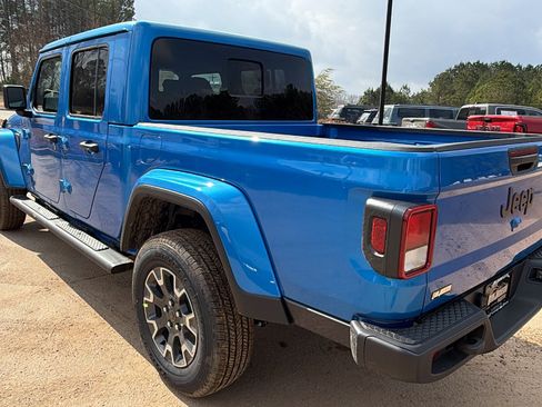 New 2026 Jeep Gladiator Sport image 10