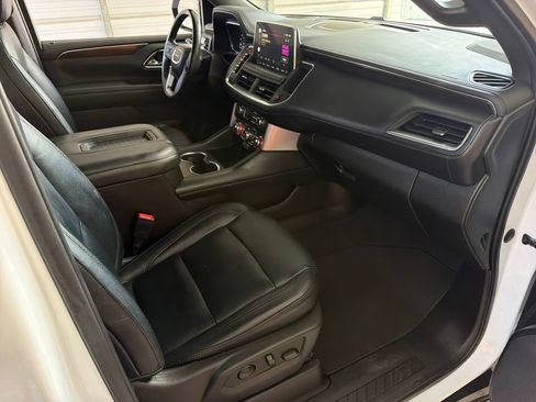 Used 2022 GMC Yukon SLE w/ Gmc Pro Safety Plus Package AWD/4WD image 28
