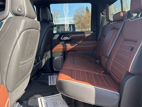 Used 2025 GMC Sierra 3500 Denali Ultimate AWD/4WD image 16
