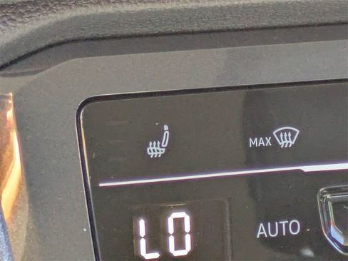 Certified 2023 Volkswagen Tiguan SE image 20