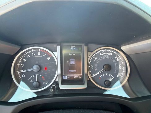 Used 2023 Toyota Tacoma SR5 RWD image 10
