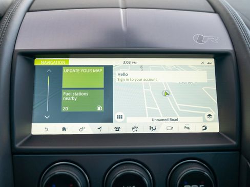 Used 2023 Jaguar F-TYPE R image 17