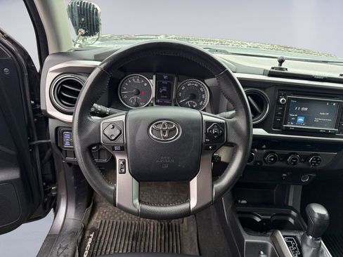 Used 2017 Toyota Tacoma SR5 w/ Tow Package image 14