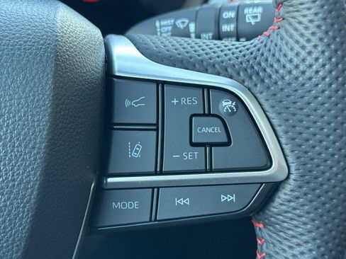 Certified 2025 Toyota Sienna XSE image 33