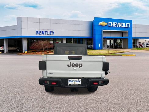 Used 2020 Jeep Gladiator Rubicon image 4