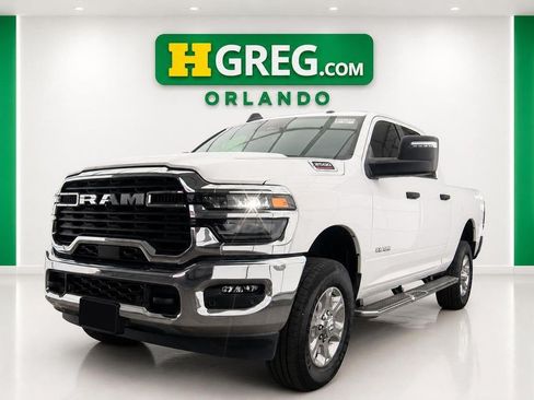 Used 2025 RAM 2500 Big Horn AWD/4WD image 4