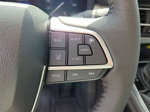 New 2026 Toyota Sienna XLE image 22