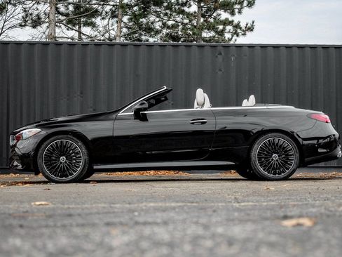 Used 2026 Mercedes-Benz CLE 300 4MATIC Cabriolet image 4