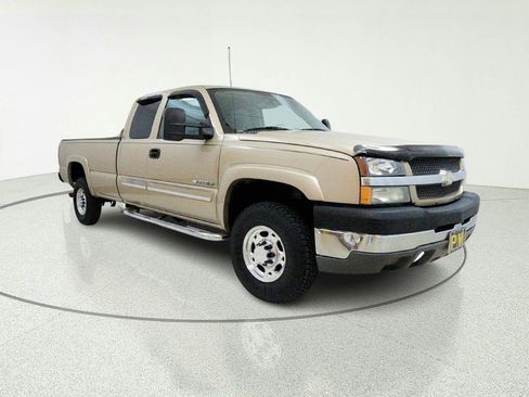 Used 2004 Chevrolet Silverado 2500 LS AWD/4WD image 1