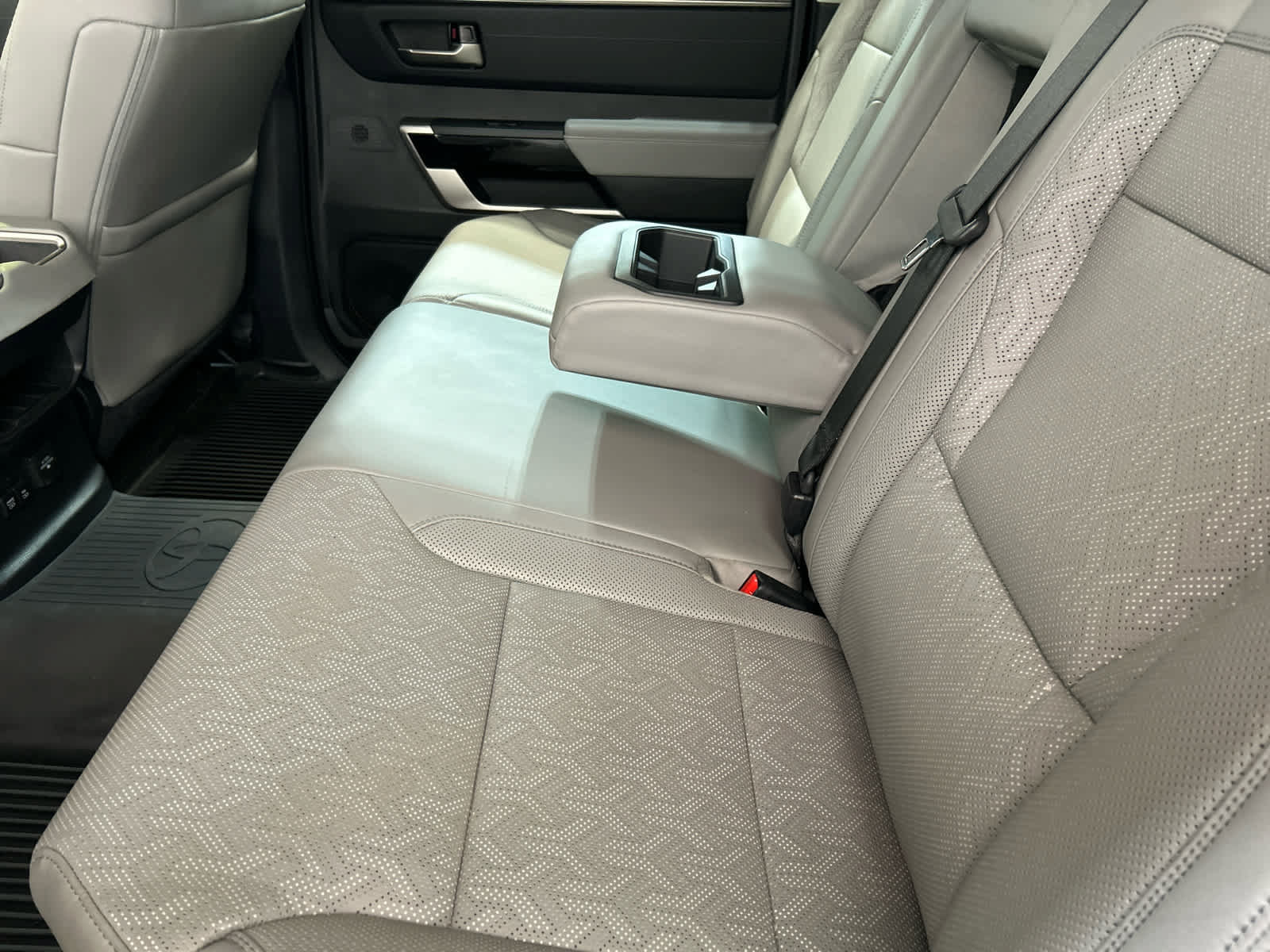 Used 2024 Toyota Tundra Limited AWD/4WD image 14