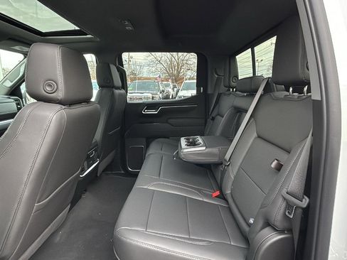 New 2026 GMC Sierra 1500 SLT w/ SLT Premium Plus Package image 30