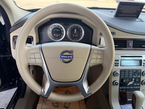 Used 2010 Volvo XC70 T6 image 11