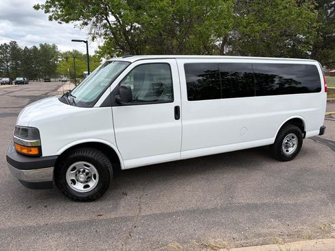 Used 2018 Chevrolet Express 3500 LT w/ LT Preferred Equipment Group RWD image 3