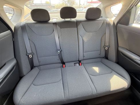 Used 2025 Kia K4 LXS image 38