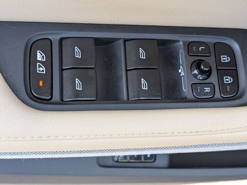 Used 2022 Polestar Polestar 2 w/ Plus Package AWD/4WD image 14