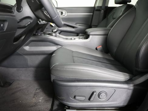 New 2025 Kia Sorento X-Line EX image 13