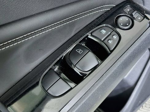 Used 2021 Nissan Altima 2.5 SV w/ SV Premium Package FWD image 22