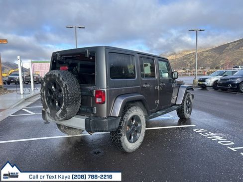 Used 2014 Jeep Wrangler Unlimited Sahara image 7