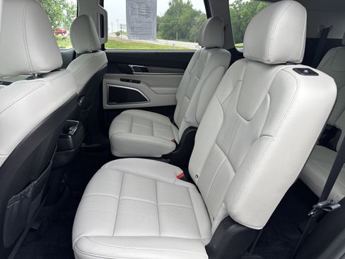 Used 2020 Kia Telluride EX w/ EX Premium Package AWD/4WD image 8