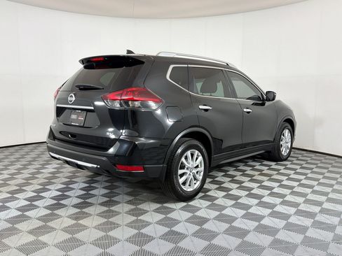 Used 2019 Nissan Rogue SV image 9
