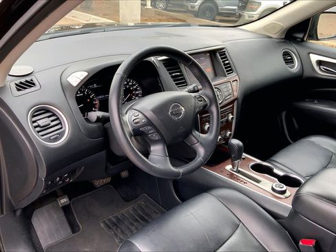 Used 2019 Nissan Pathfinder Platinum image 17