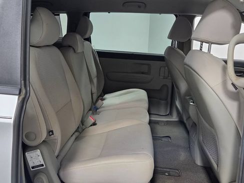 Used 2016 Kia Sedona LX w/ LX Convenience Package FWD image 17