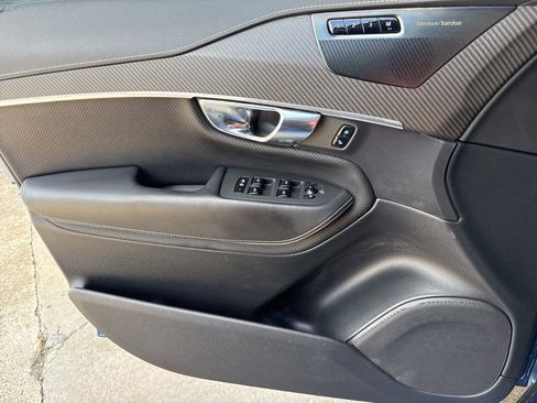 Used 2019 Volvo XC90 T5 R-Design image 27