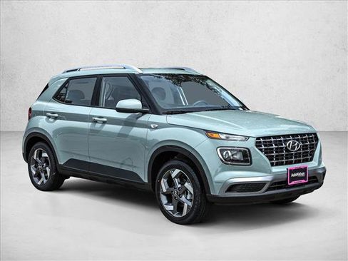 New 2026 Hyundai Venue SEL FWD image 3