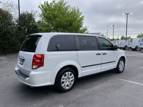 Used 2016 Dodge Grand Caravan American Value Package w/ UConnect Hands-Free Group FWD image 9