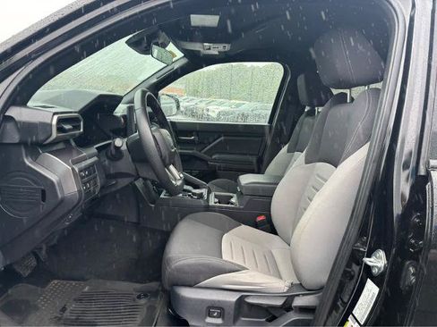 Used 2025 Toyota Tacoma TRD Off-Road AWD/4WD image 16