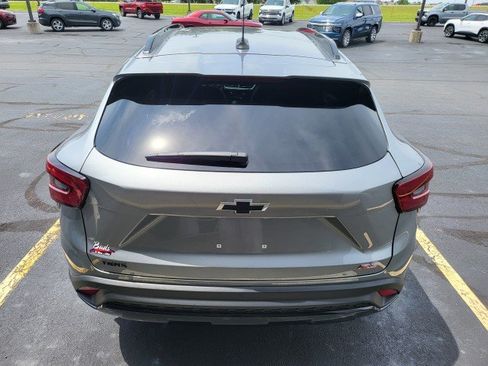 Used 2026 Chevrolet Trax RS w/ Sunroof Package FWD image 18
