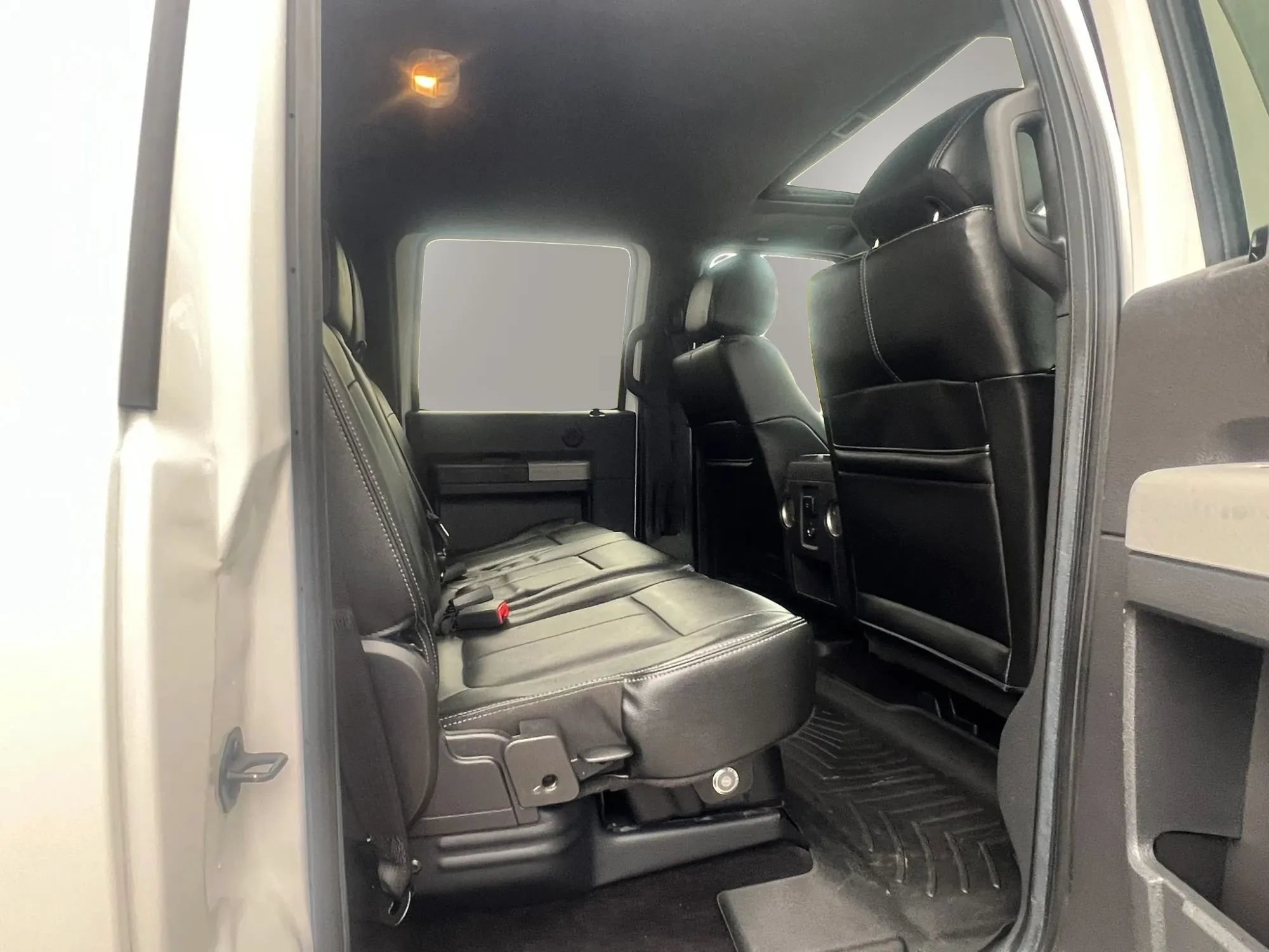 Used 2016 Ford F250 Lariat w/ Lariat Ultimate Package AWD/4WD image 27