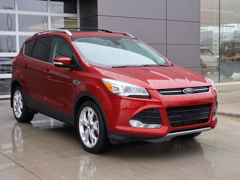 Used 2014 Ford Escape Titanium w/ Equipment Group 401A AWD/4WD image 3