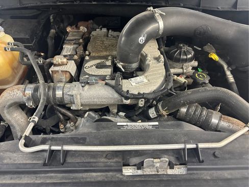 Used 2016 Nissan Titan SL image 30