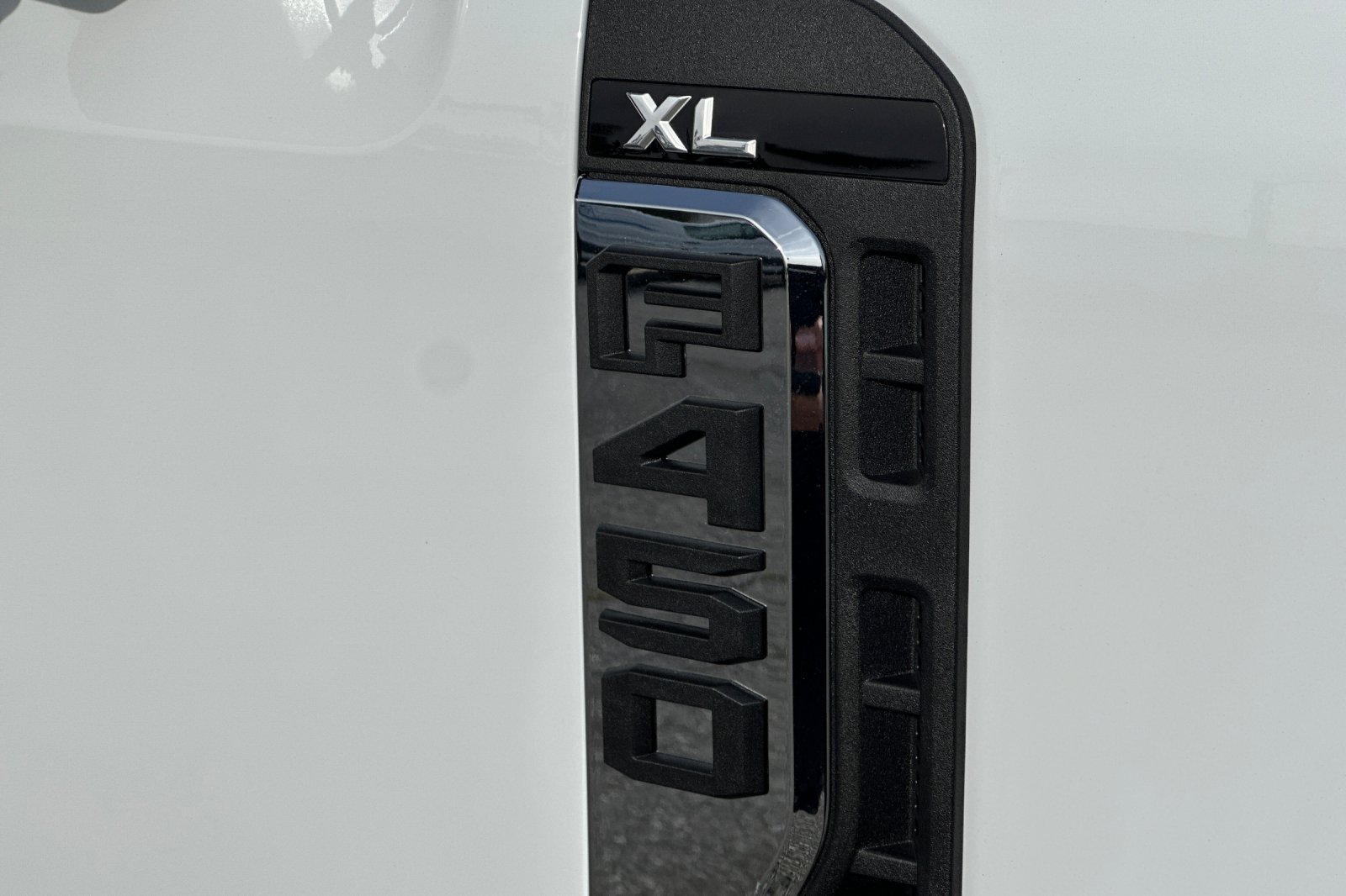 New 2026 Ford F450 XL w/ XL Chrome Package RWD image 23