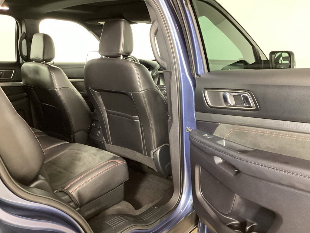 Certified 2018 Ford Explorer XLT w/ Equipment Group 202A AWD/4WD image 25