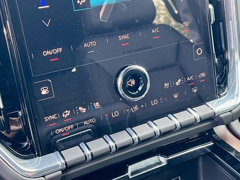 New 2025 GMC Yukon XL Denali AWD/4WD image 26