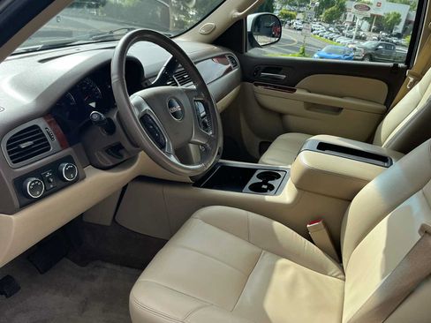 Used 2012 GMC Yukon SLT w/ SLT-2 Equipment Package AWD/4WD image 10