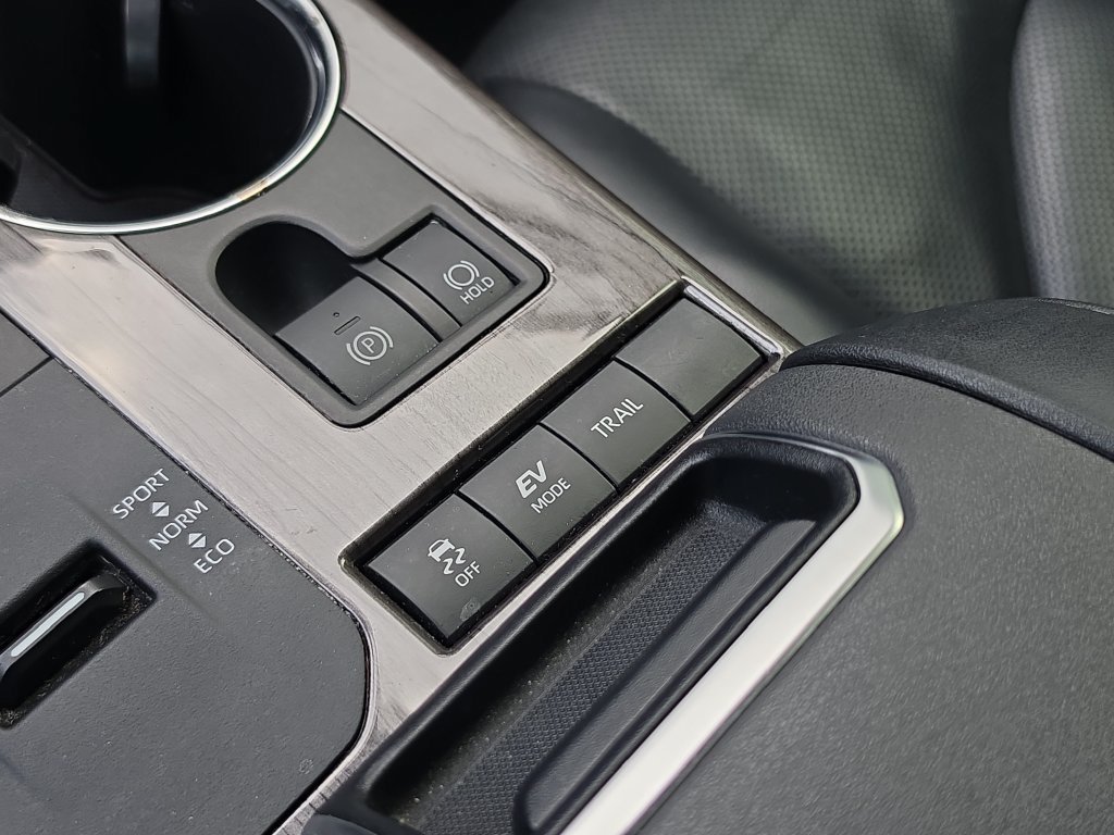 Used 2022 Toyota Highlander Limited AWD/4WD image 32