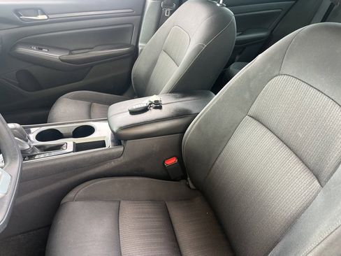 Used 2024 Nissan Altima 2.5 SV image 8