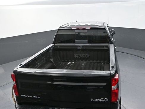 Used 2022 Chevrolet Silverado 1500 High Country w/ Technology Package image 24