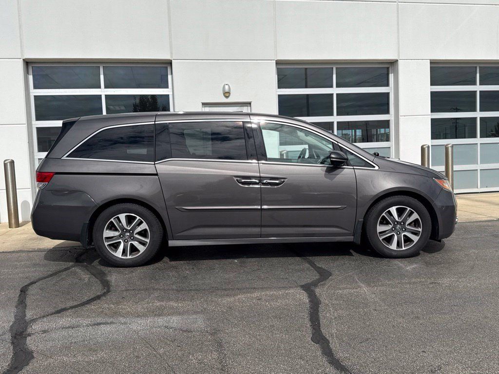 Used 2015 Honda Odyssey Touring image 3