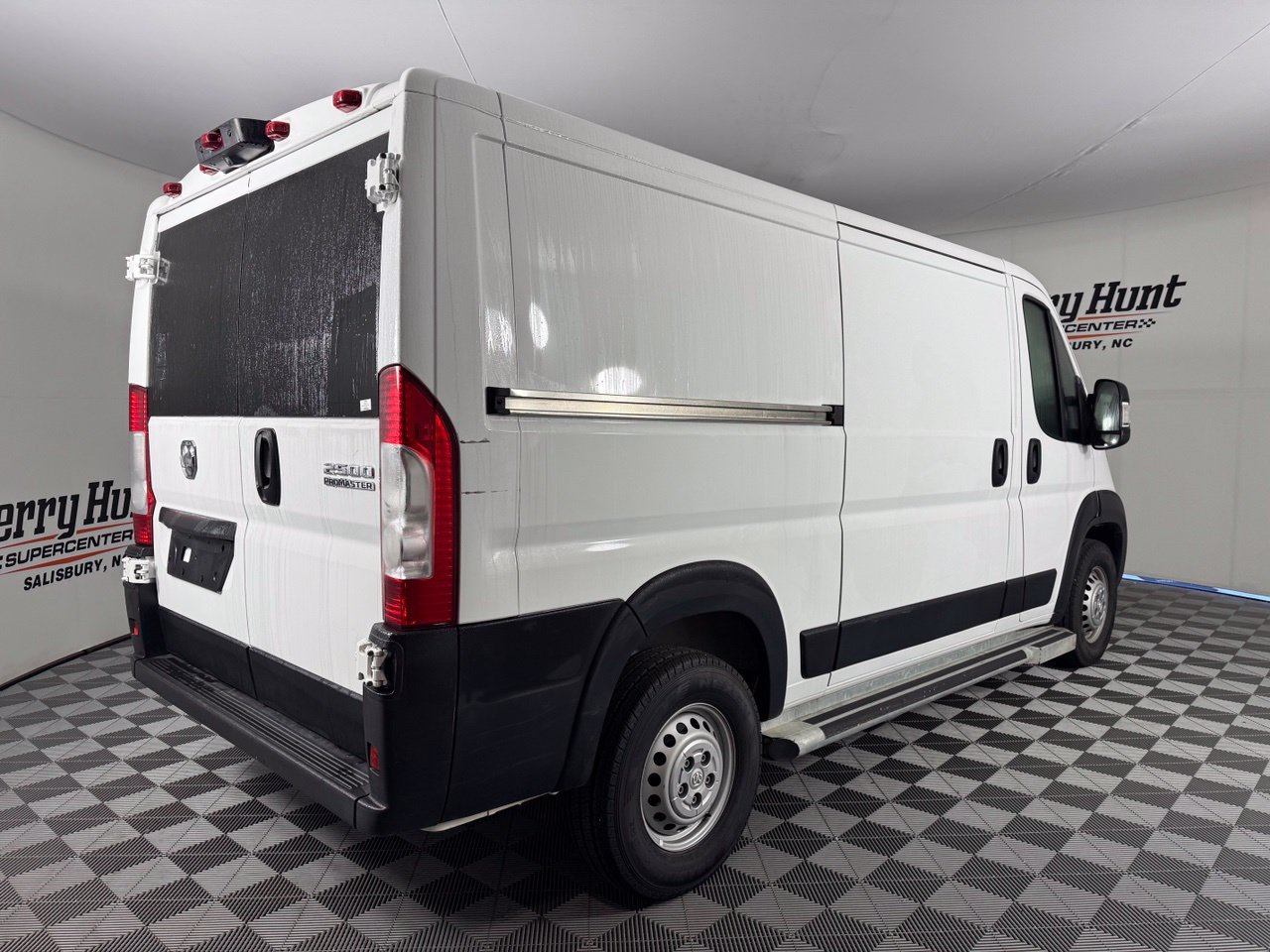 Used 2025 RAM ProMaster 2500 w/ U-Haul Equipment Group FWD image 7
