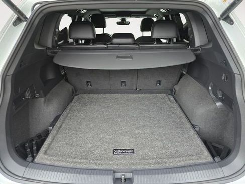Used 2024 Volkswagen Tiguan SEL R-Line AWD/4WD image 9