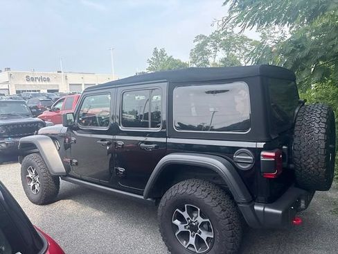 Used 2022 Jeep Wrangler Unlimited Rubicon w/ LED Lighting Group AWD/4WD image 13