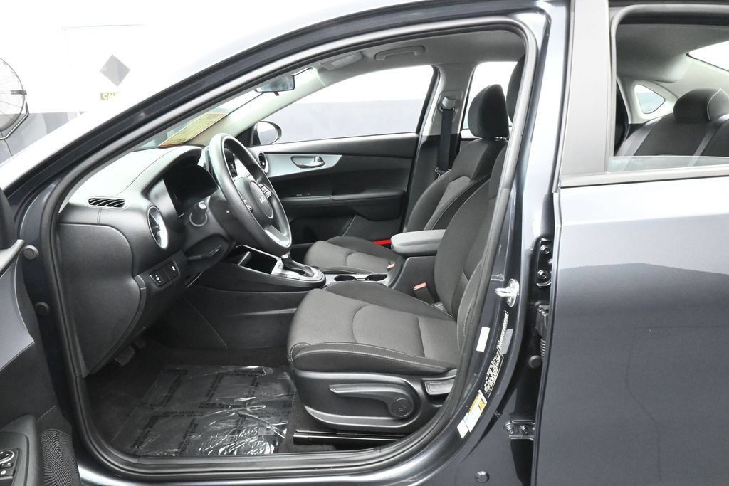 Used 2024 Kia Forte LX FWD image 11